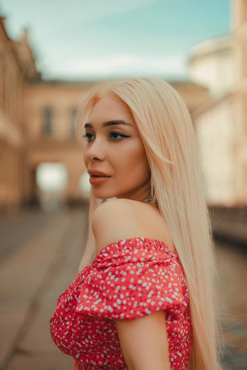 Проститутка Питера Анжелика с 3 размером груди предлагает интим услуги у метро Московская  +7(981)136-33-84  