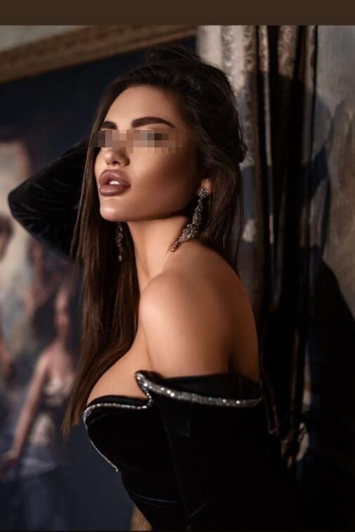 Индивидуалка Питера Ленок с 3 размером груди предлагает интим услуги у метро Площадь Восстания  +7(981)126-12-57 